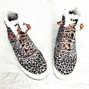 LAST CHANCE! SPERRY ~ Top sider animal print crest high top ~ Women’s size 8